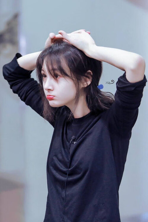 《电竞产业新宠：虚拟现实与增强现实技术融合》，虚拟化电子竞技